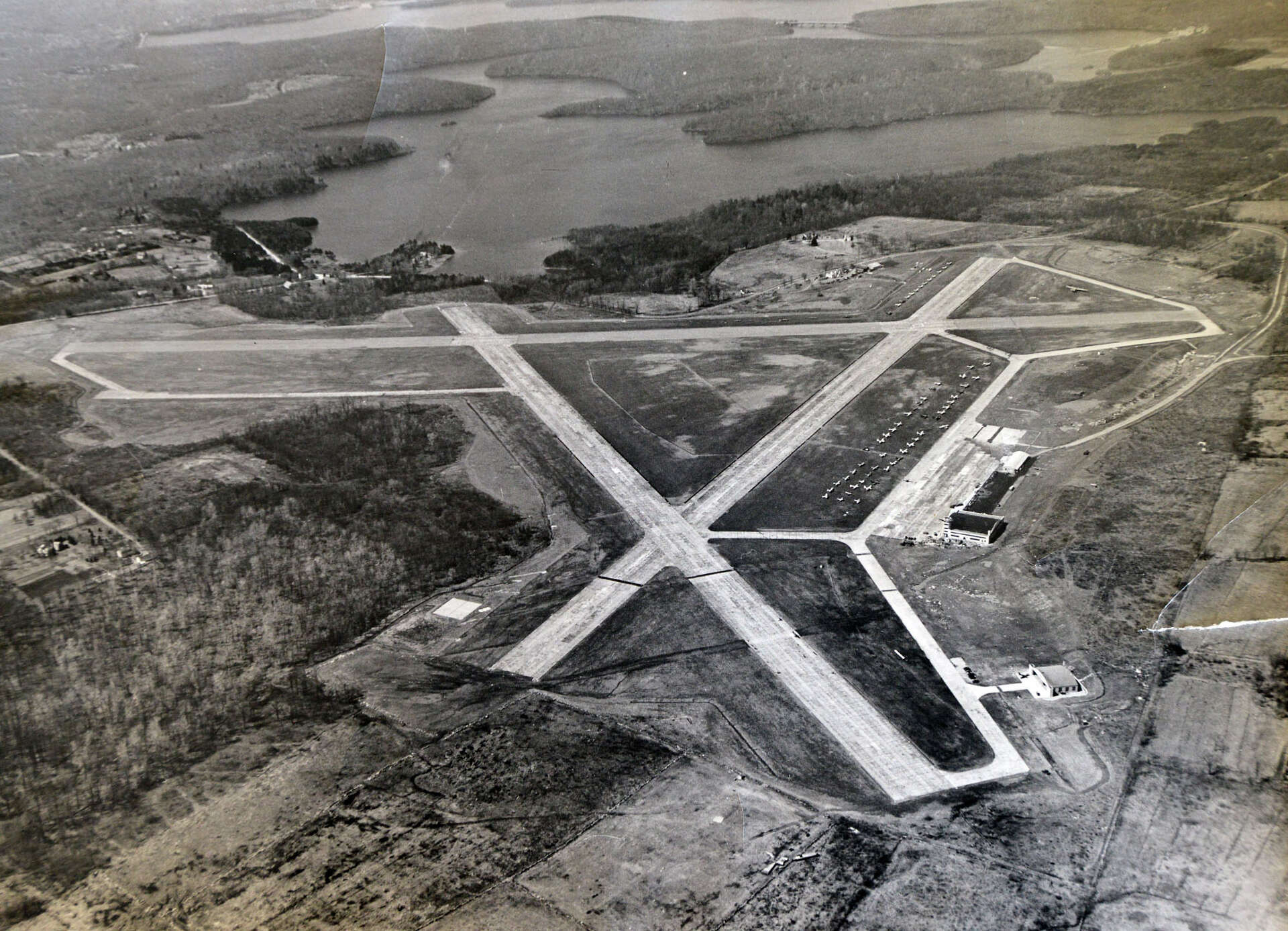 Trees return as Westchester airport issue
