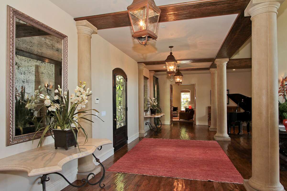 Tuscan villa with California flair in Atherton