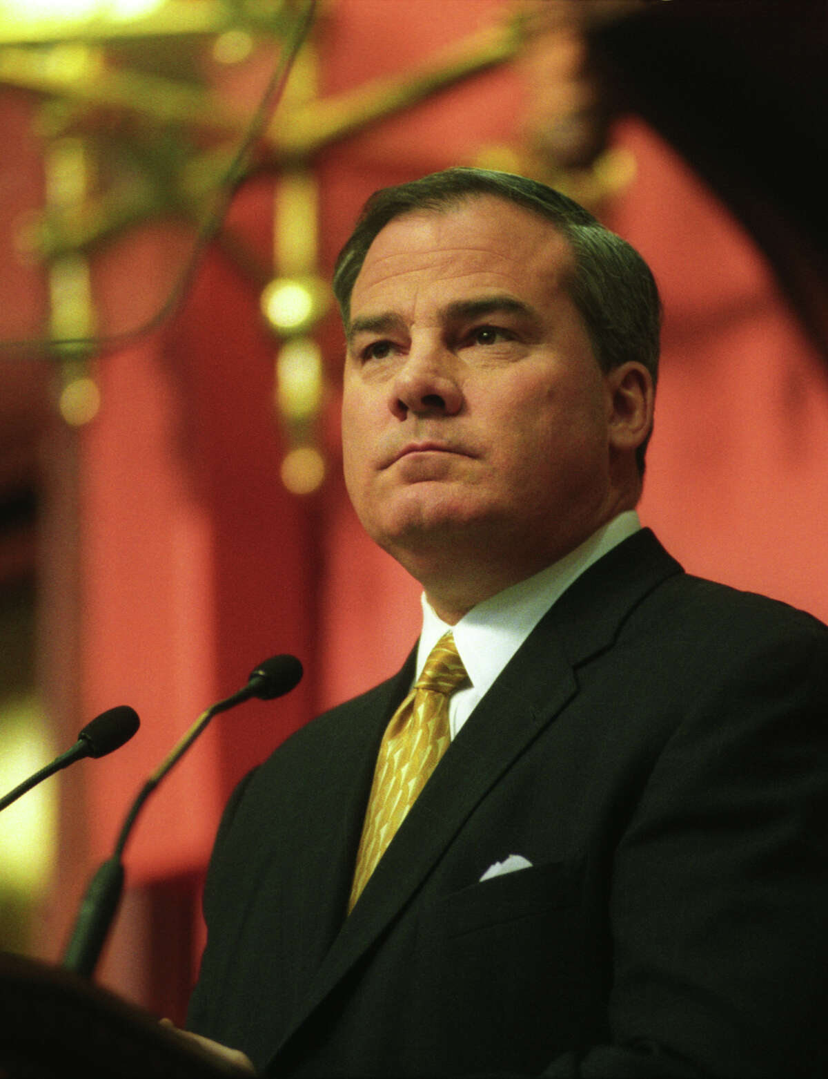 Governor John G. Rowland delivers his State of the State address to the legislature in Hartford on Feb. 4, 2004.