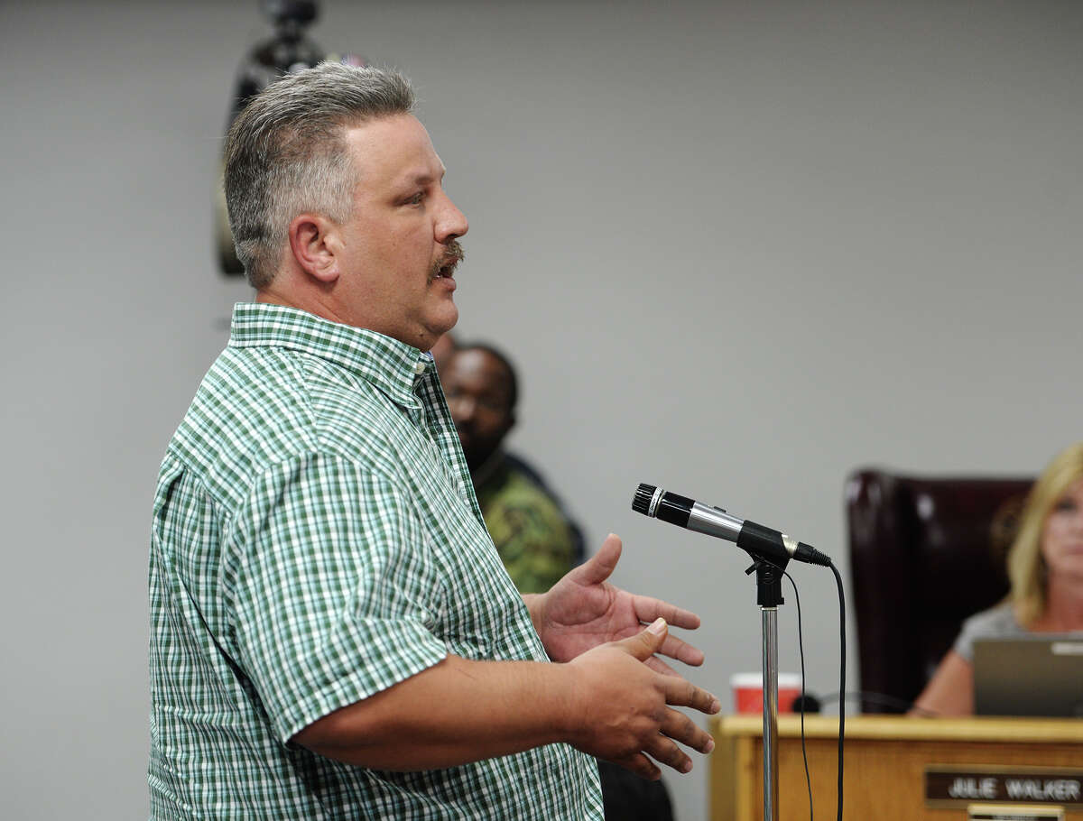 Transgender sub says she isn't getting calls to teach