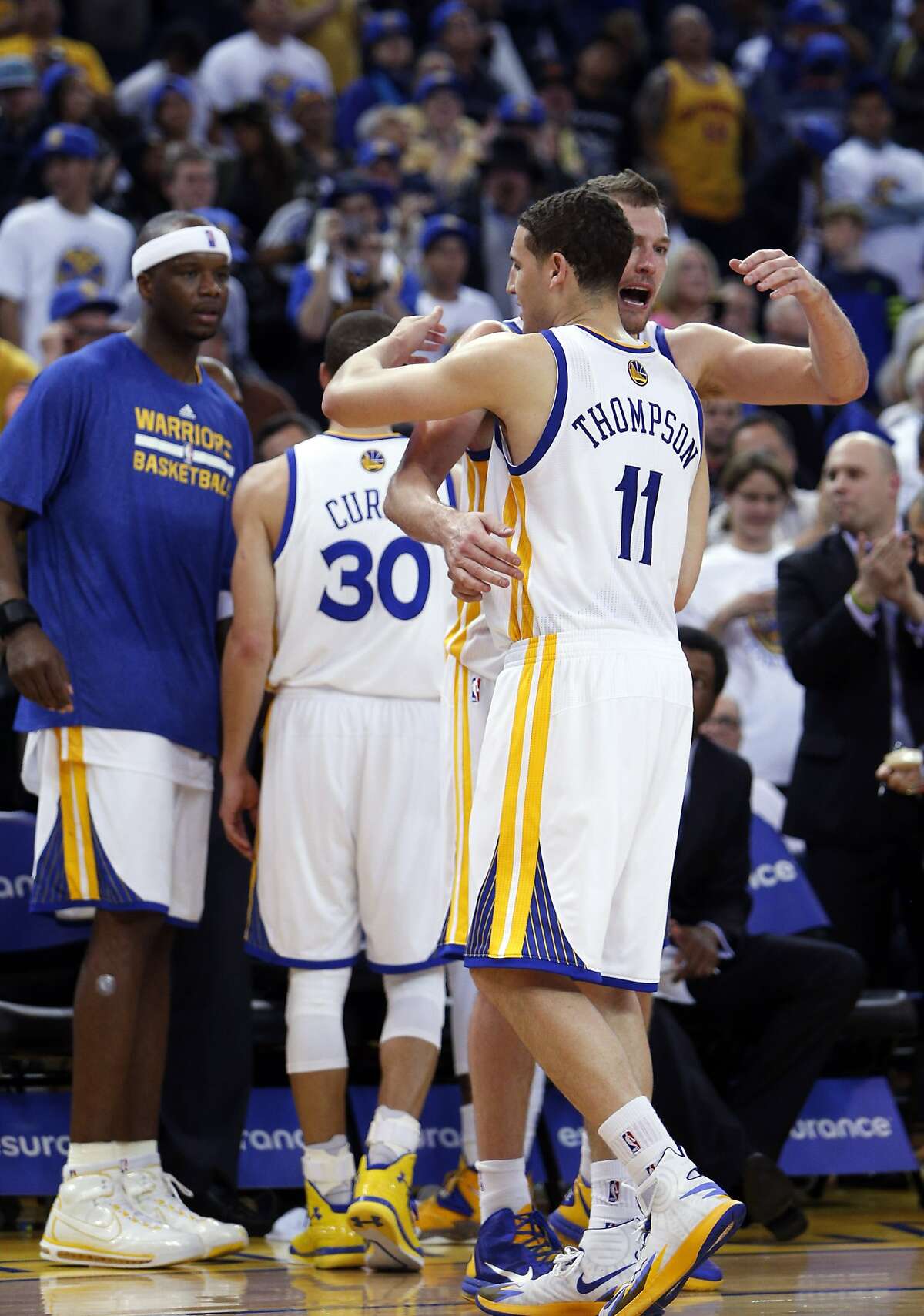 Warriors win game, lose Andrew Bogut to broken rib