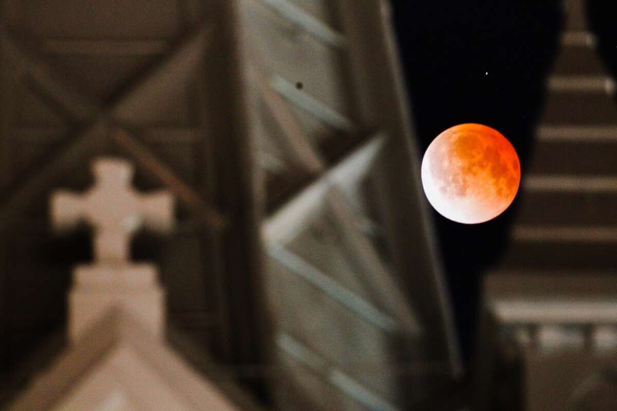 Rare supermoon eclipse visible this Sunday