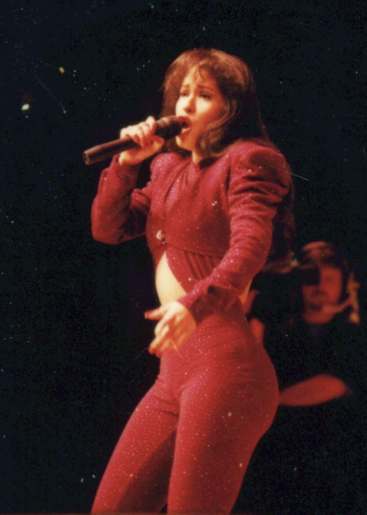 Selena Quintanilla Perez Singing