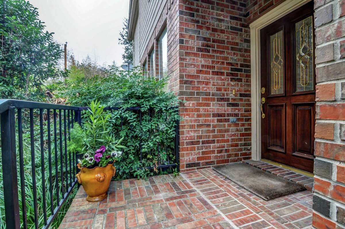 Living In Alamo Heights