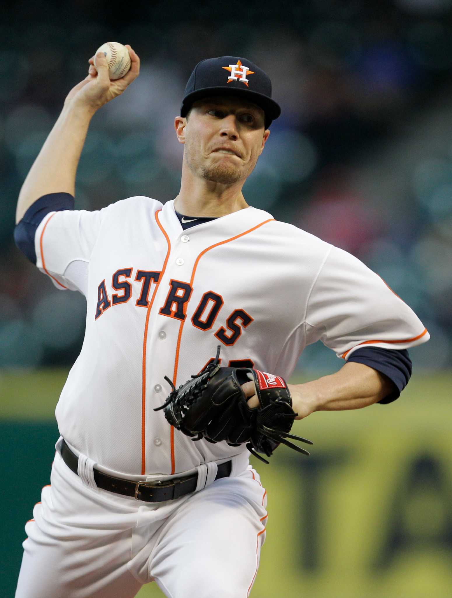 Rangers add former Astros pitcher Lucas Harrell