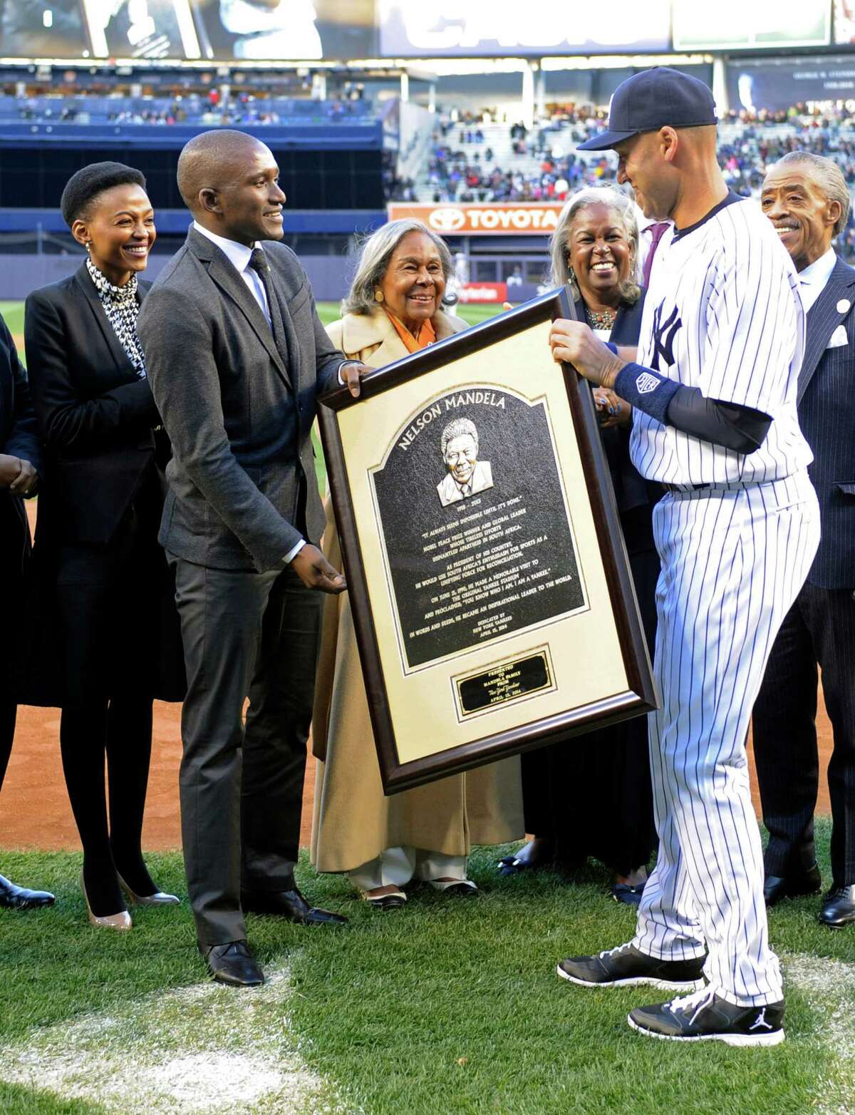 New York Yankees unveil plaque for Nelson Mandela in Monument Park