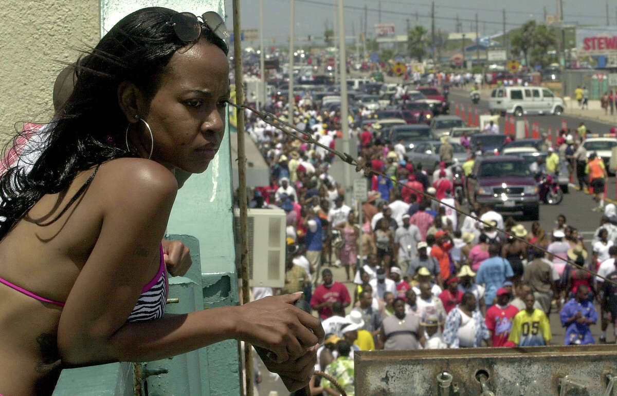 Social media talk indicates huge, unauthorized Galveston beach party