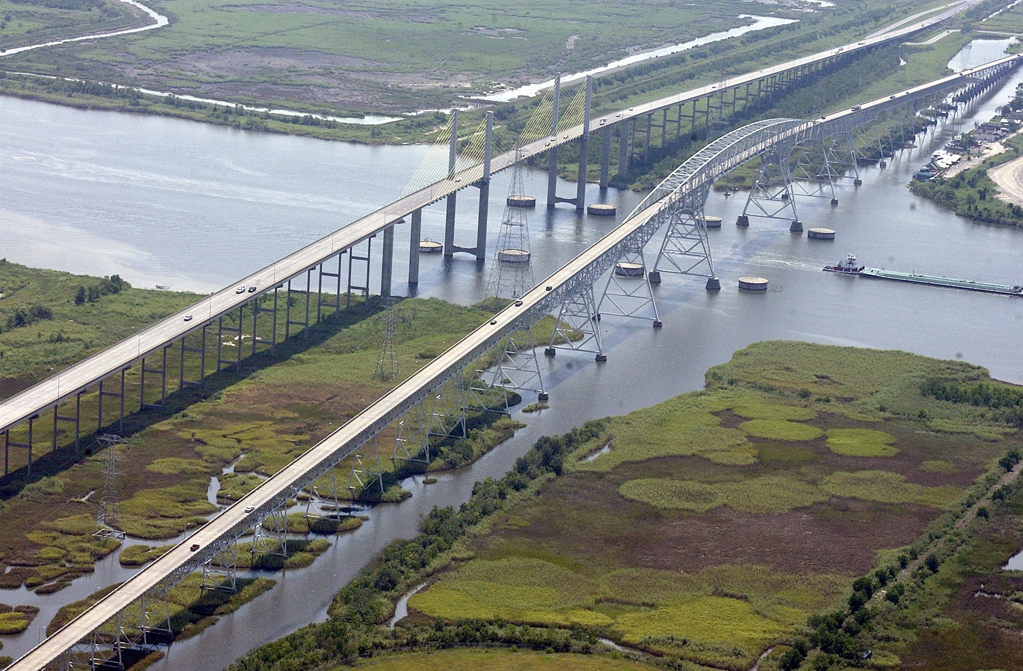 Photos Rainbow Bridge through past 80 years