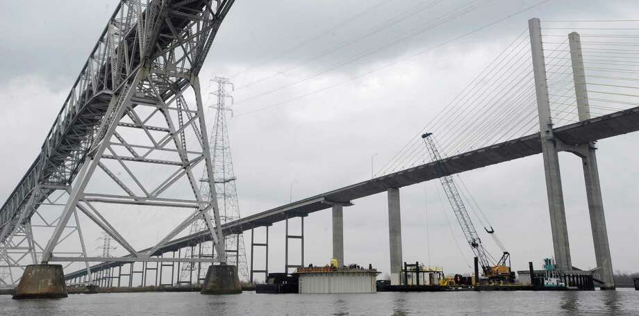 Right Lane Of Rainbow Bridge Closed For Year Beaumont Enterprise 