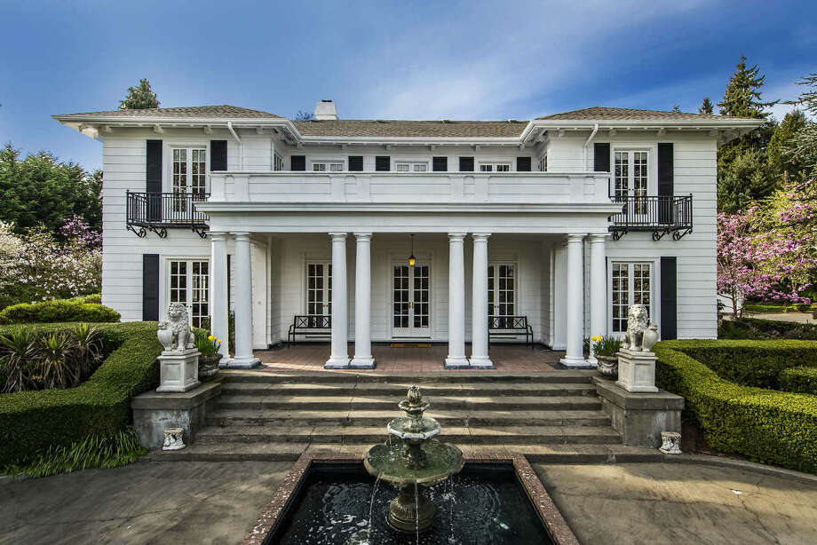 Historic Lake Forest Park mansion for sale