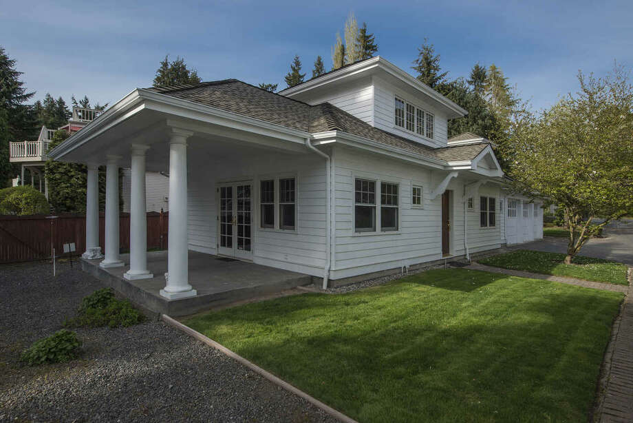 Historic Lake Forest Park mansion for sale