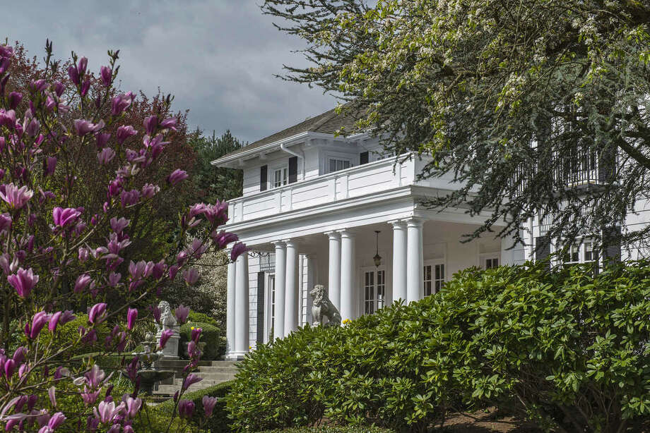 Historic Lake Forest Park mansion for sale