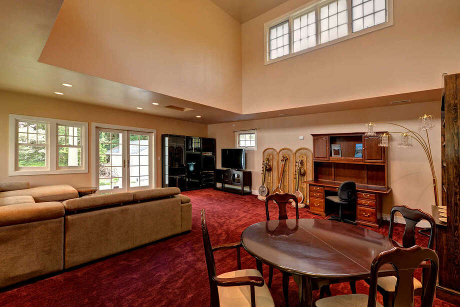 Historic Lake Forest Park mansion for sale