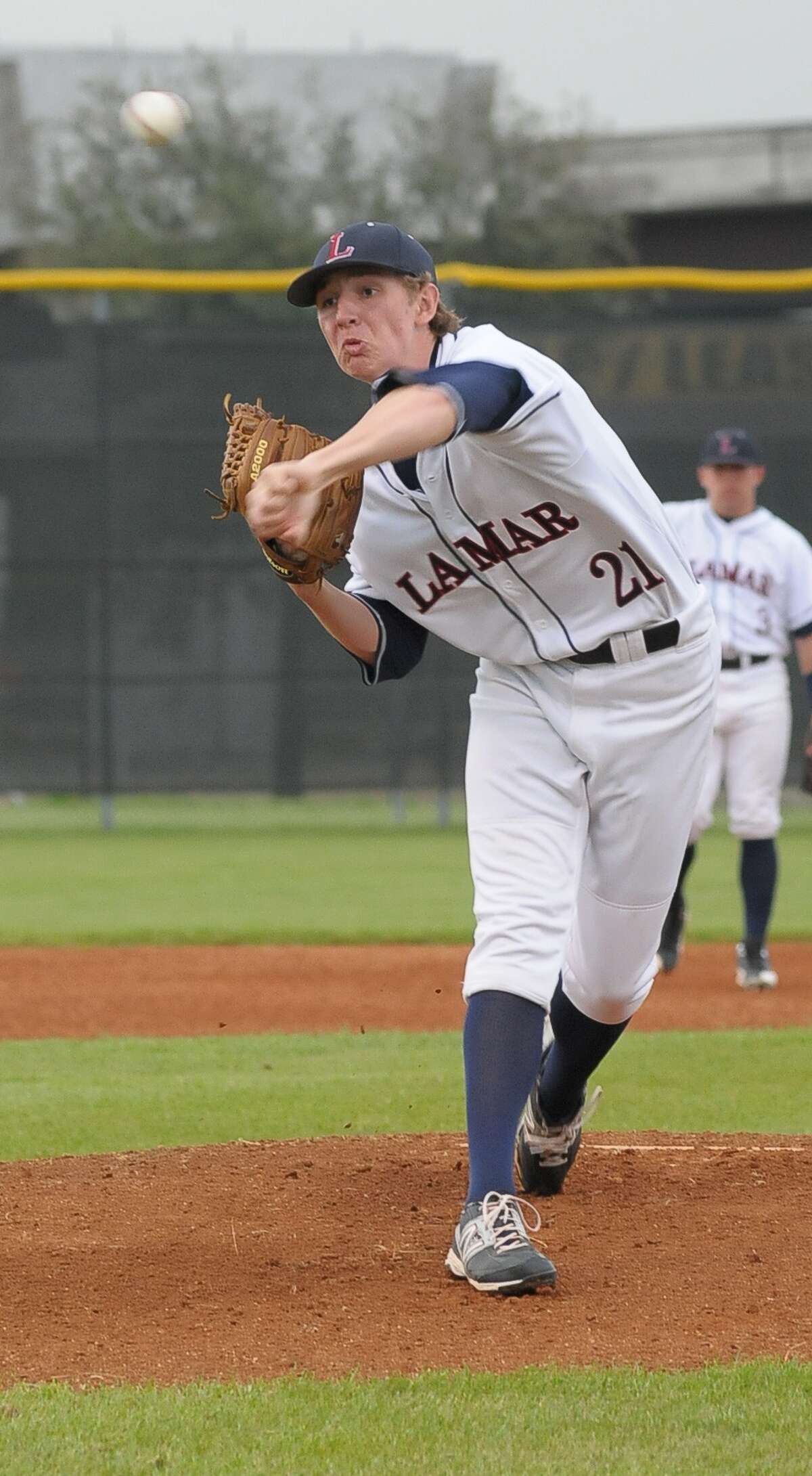 Timely hitting leads Lamar baseball team