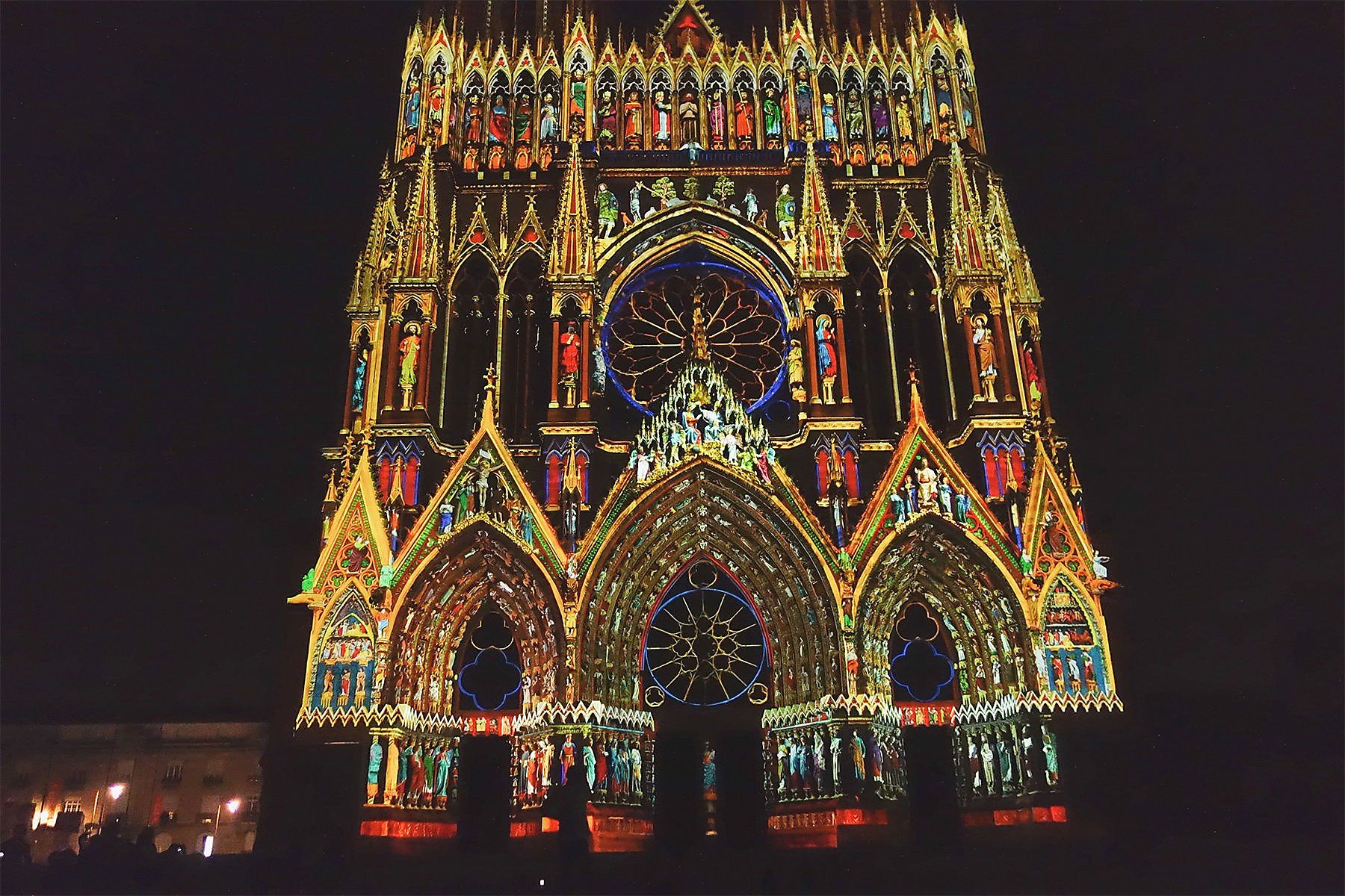 Drink in history, beauty and Champagne in Reims