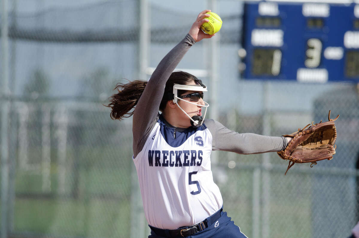 Staples softball edged by Trinity Catholic