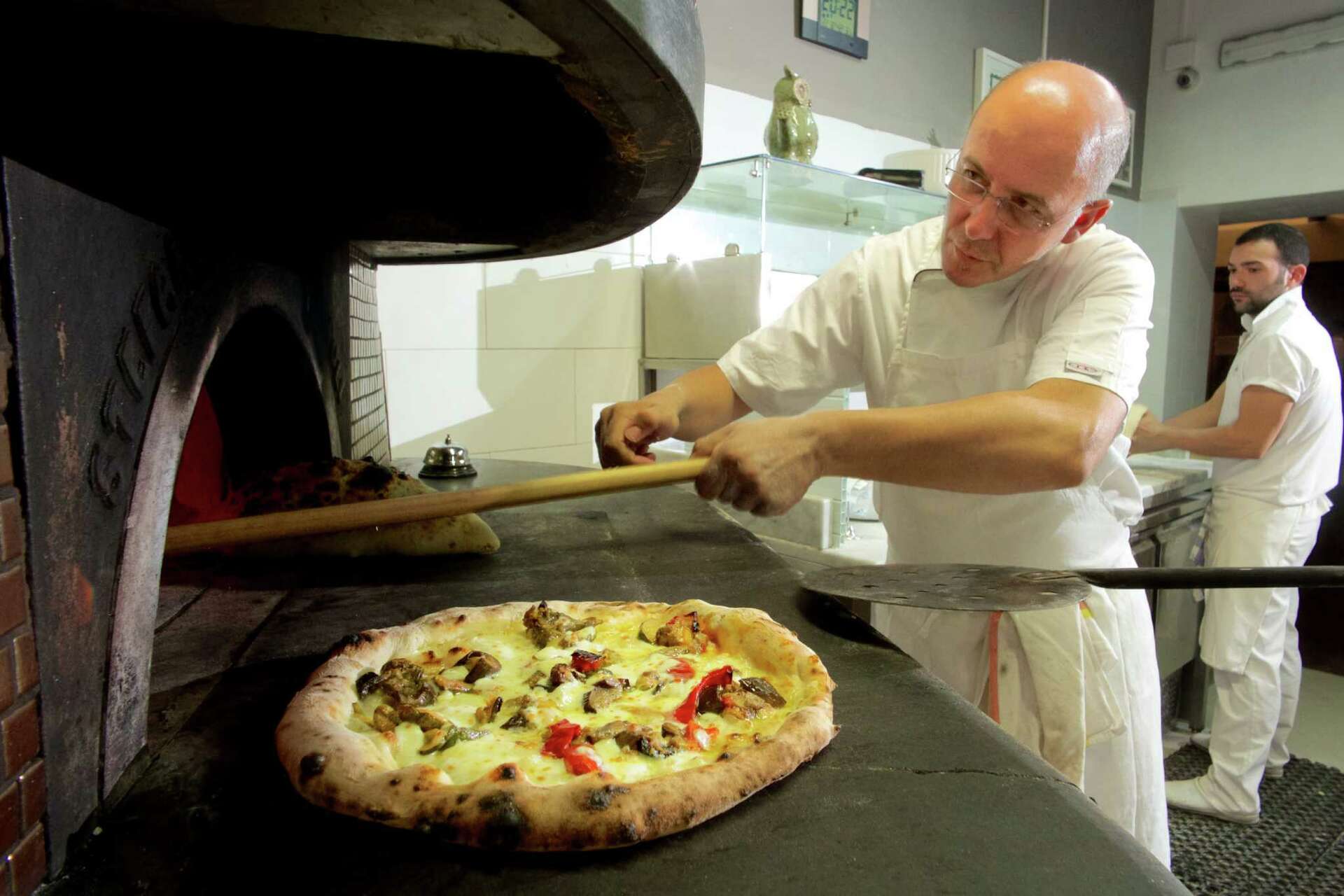 Foodie pilgrimage: 48 hours and 20 pies in and around Naples, the ...