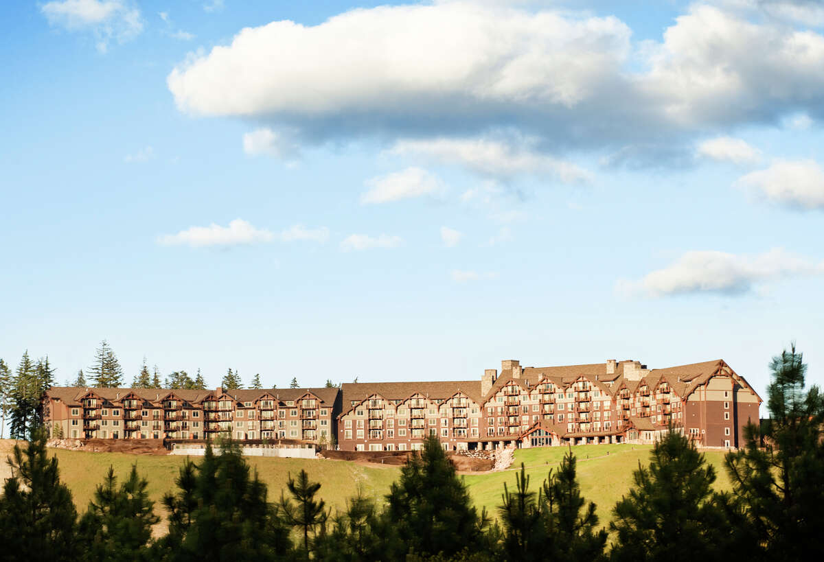 Suncadia resort auctioning off condos
