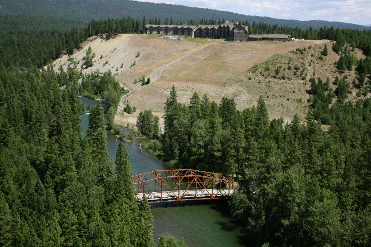 Suncadia resort auctioning off condos