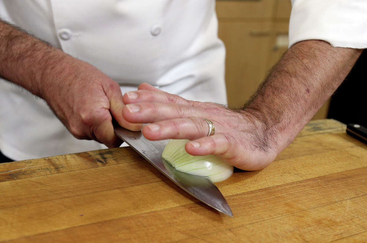 How to Cook Cutting an onion without tears