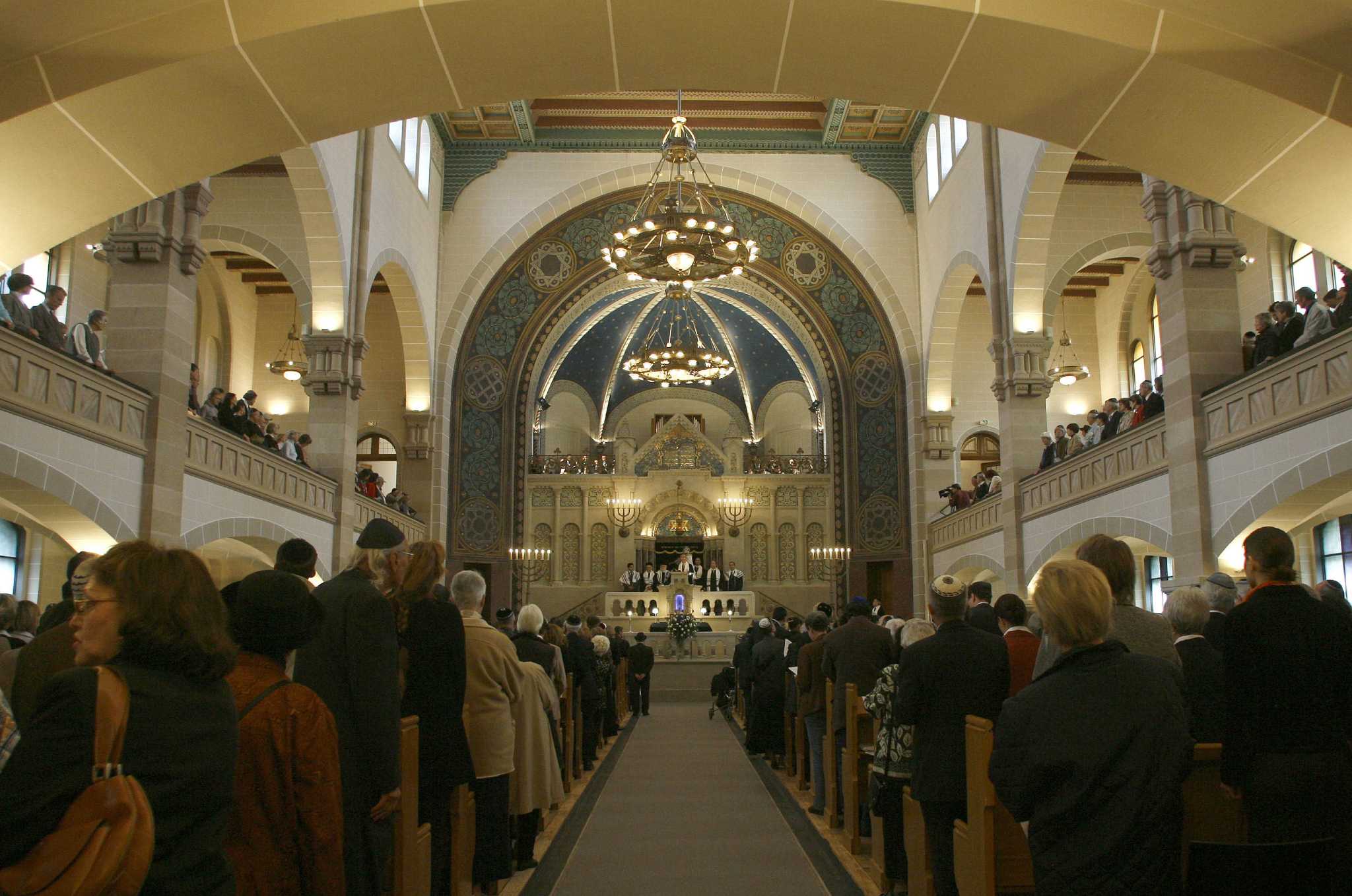 Tragic past, rebirth in Berlin's Jewish community