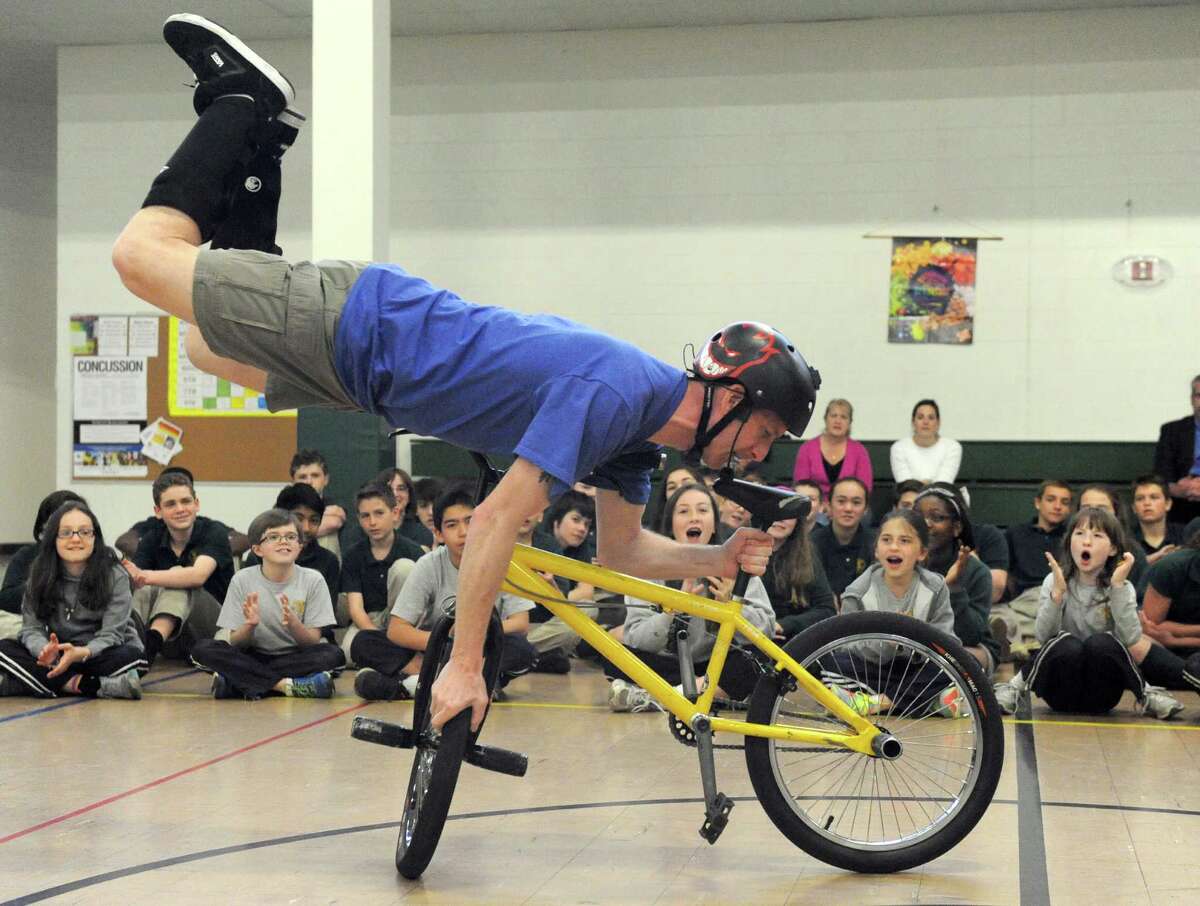 Photos Bicycle stunt rider
