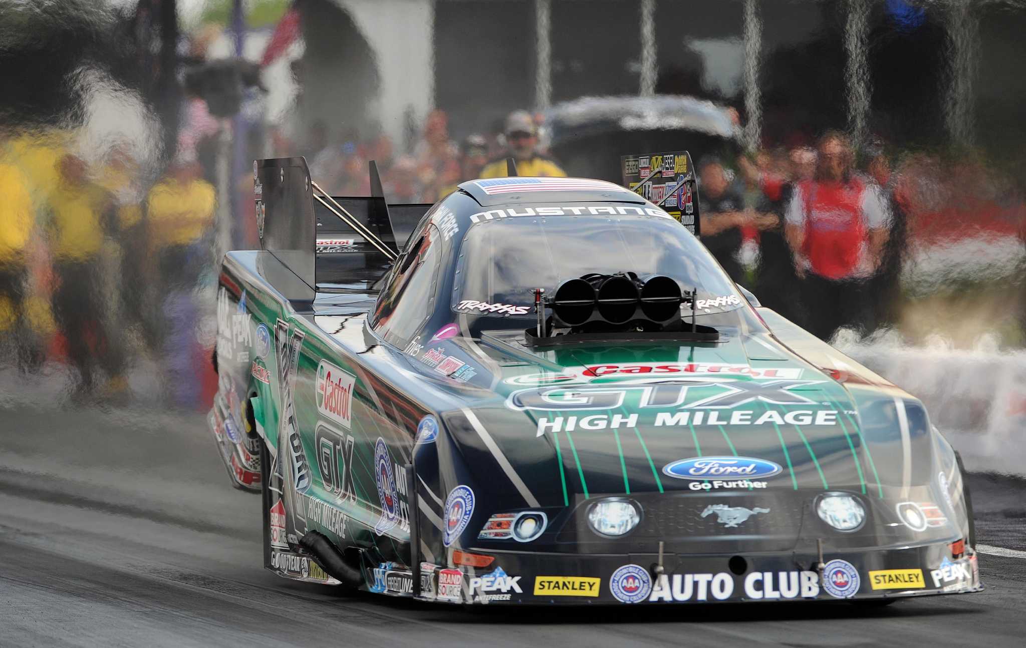 Force finishes strong to qualify for Funny Car finals