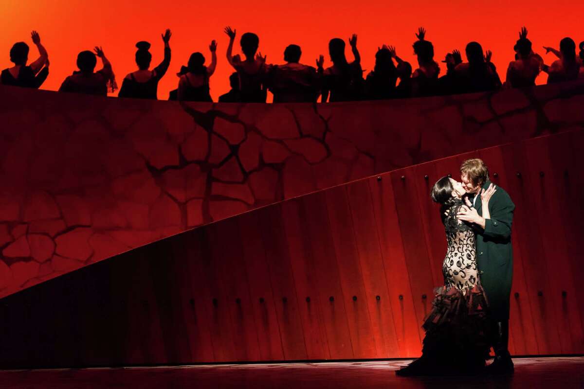 Houston Grand Opera presents a passionate 'Carmen'