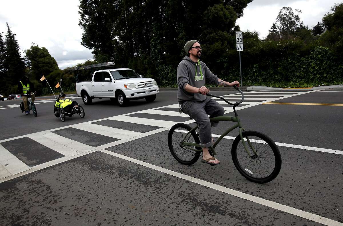 Oakland racing to meet demand for bike lanes