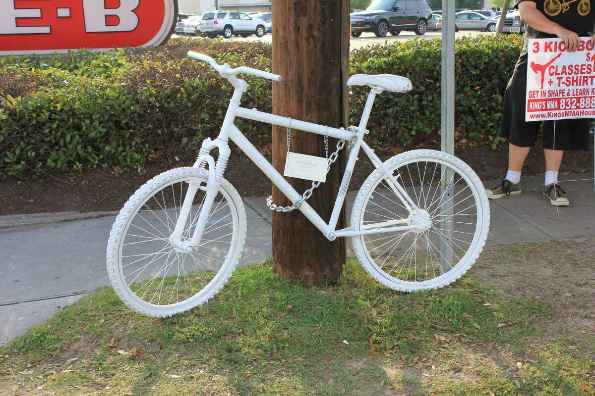Cyclist takes on mission to spread ghost bikes all over Houston