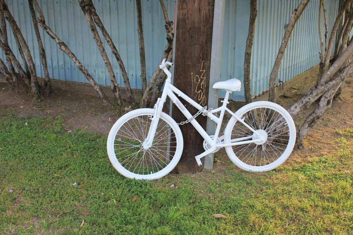 Cyclist takes on mission to spread ghost bikes all over Houston