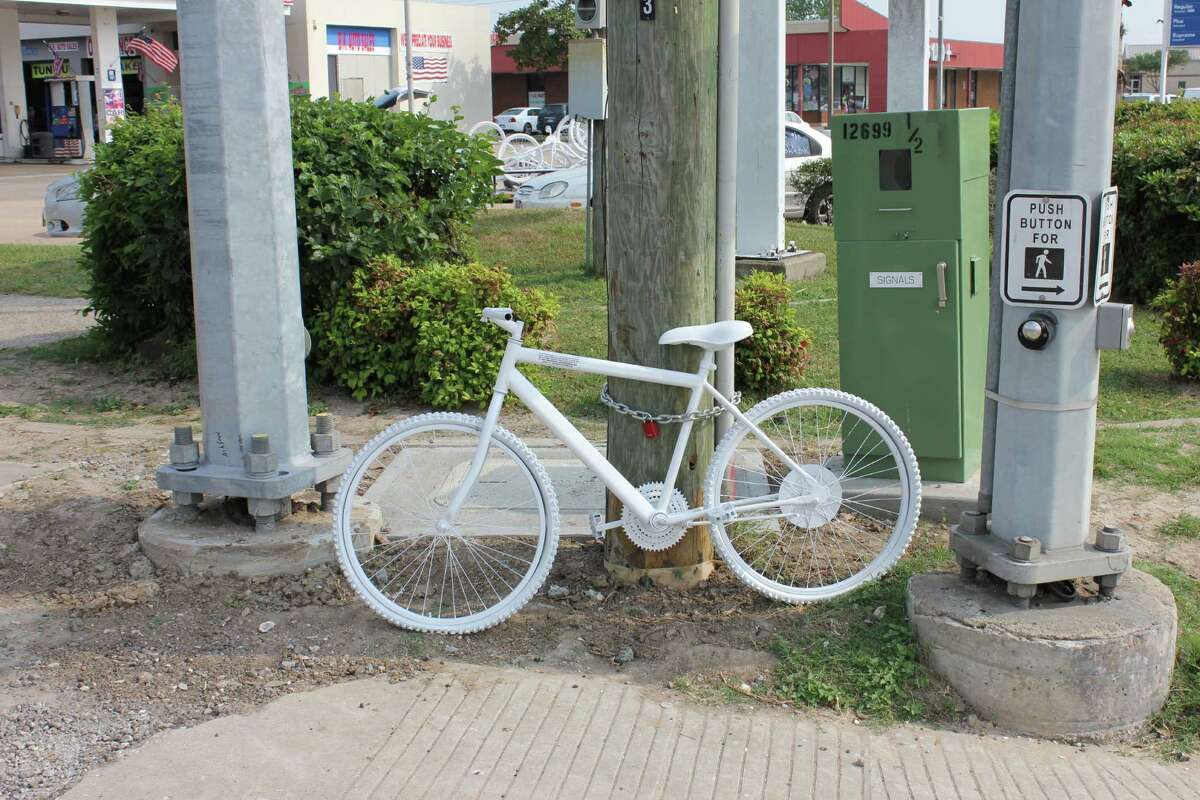 Cyclist takes on mission to spread ghost bikes all over Houston