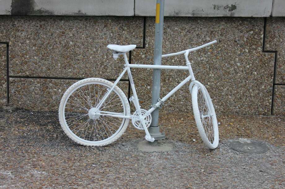 Cyclist takes on mission to spread ghost bikes all over Houston