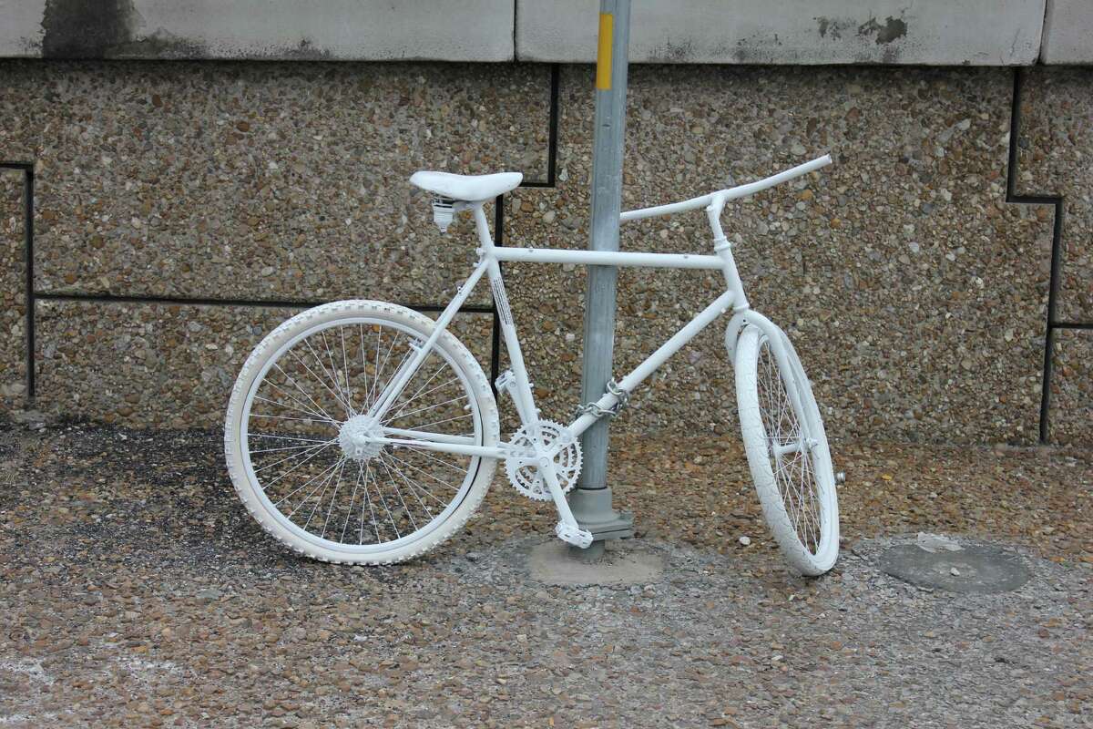 Cyclist takes on mission to spread ghost bikes all over Houston