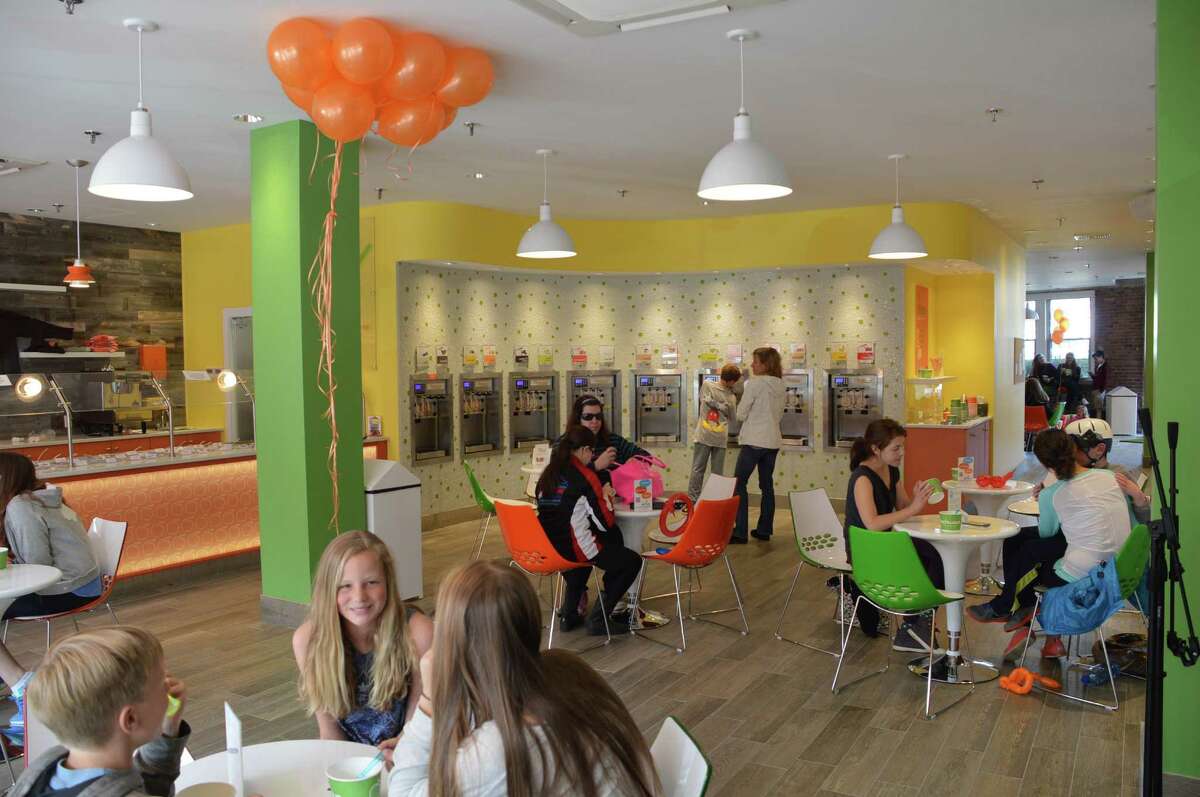 Peachwave serving up frozen yogurt, camaraderie