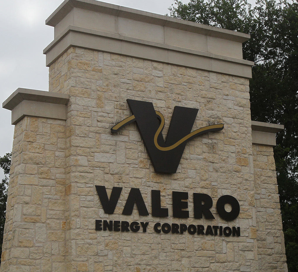 Valero’s second-quarter profit drops 27%