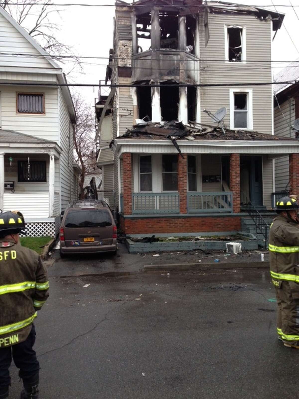 Fire displaces 25 residents