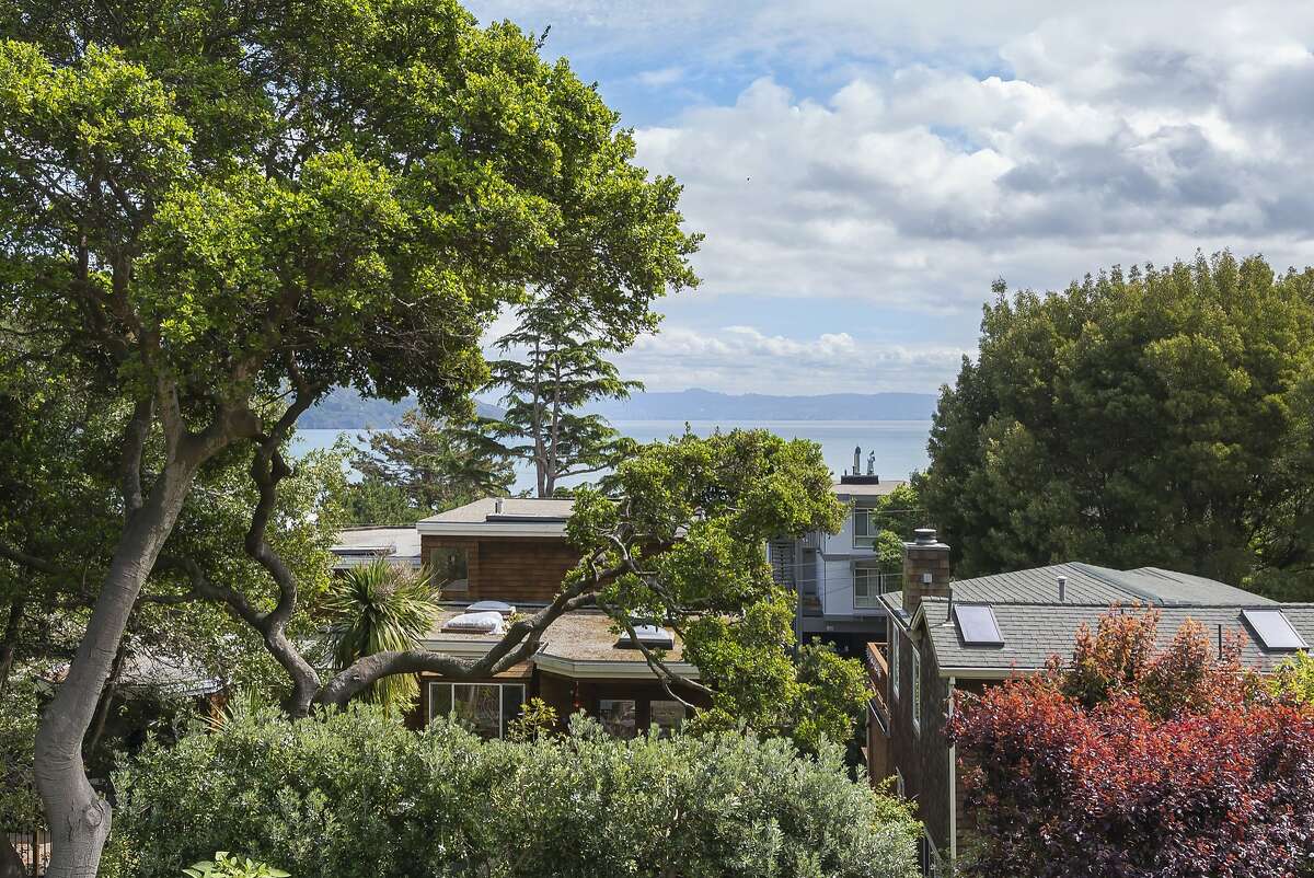 Facade of Sausalito Contemporary mimics city's shipyards