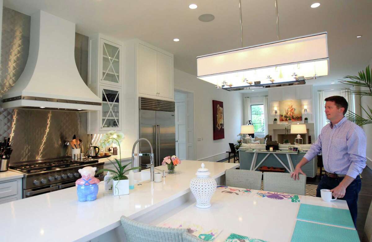 New houses get smarter about energy and entertainment