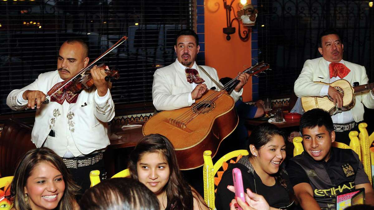 Cinco de Mayo: mariachis and margaritas