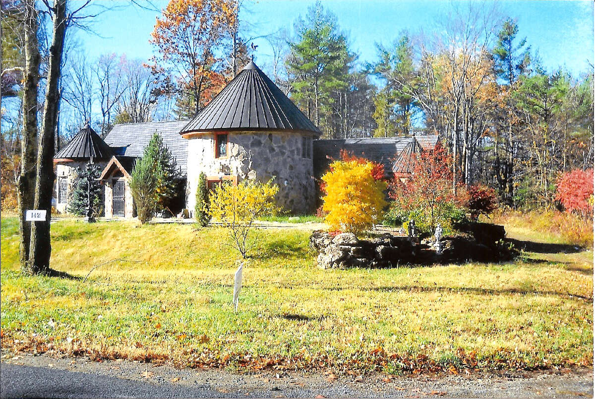 House of the Week Chateau and hunting lodge in Malden Bridge
