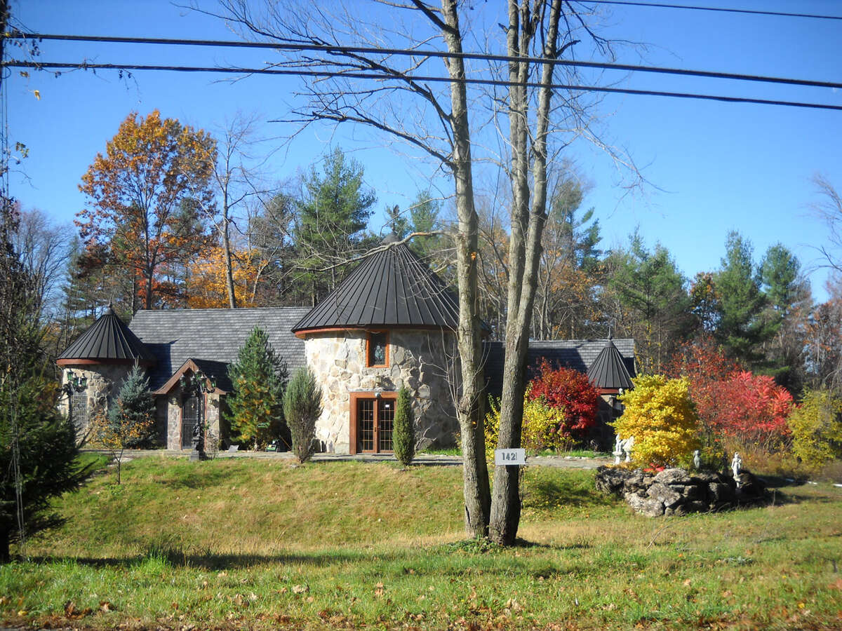 House of the Week Chateau and hunting lodge in Malden Bridge