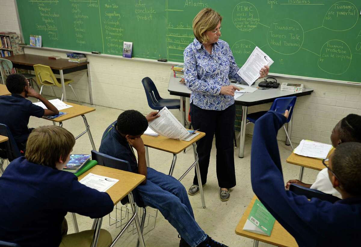 New teacher evaluation bases raises on STAAR results