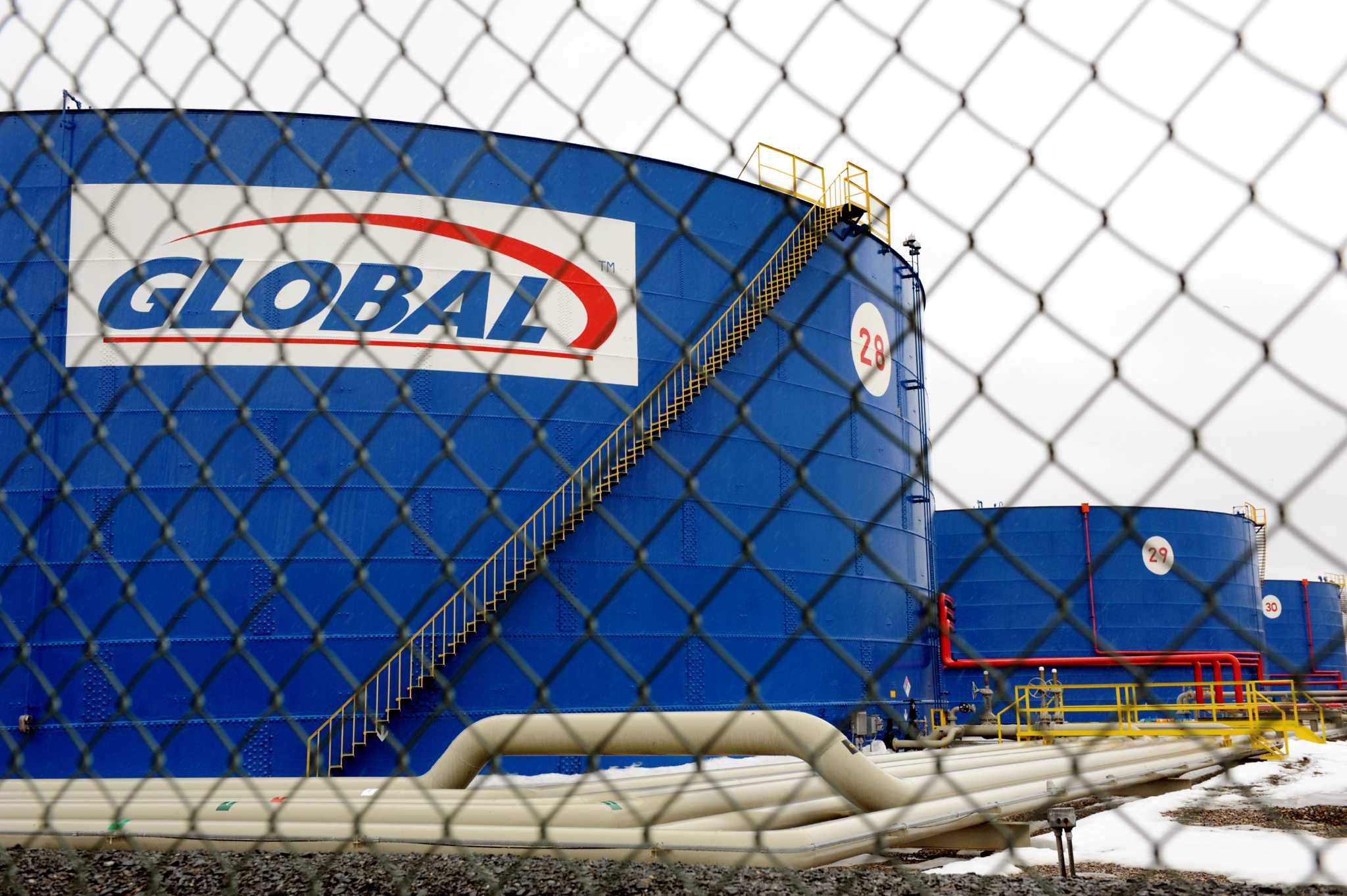 Feds raise doubts on state review of Albany oil terminal air pollution