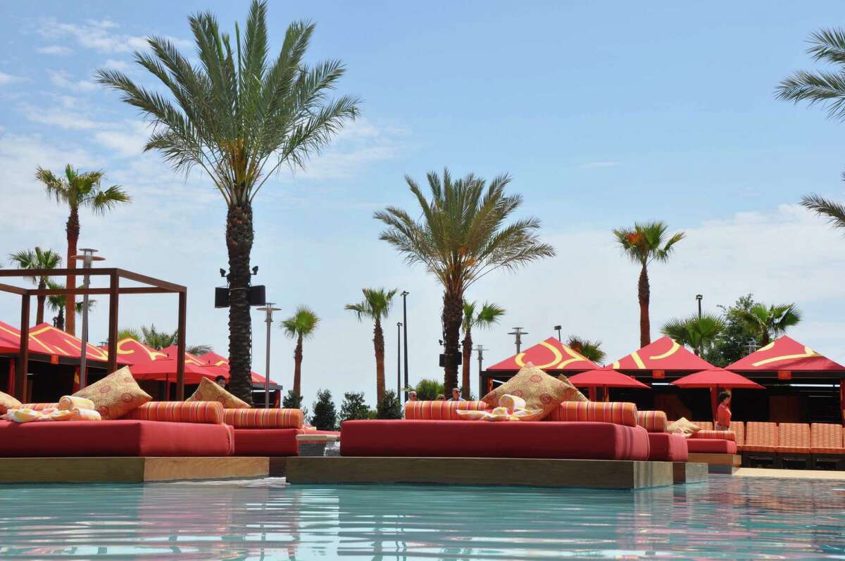 Tilman Fertitta's Golden Nugget opens lucky Biloxi