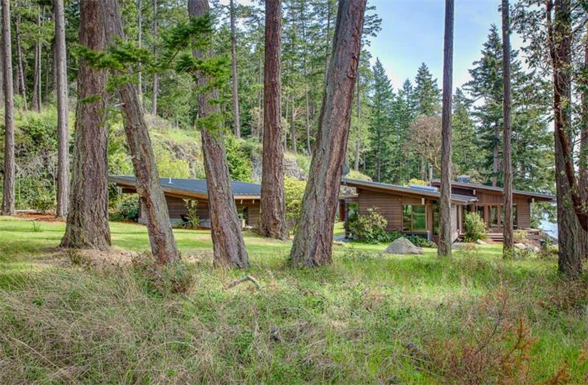 Shaw Island estate comes with contemporary home