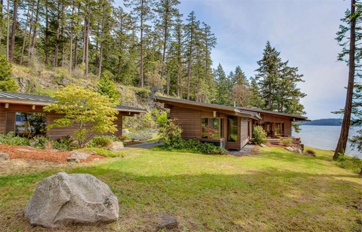 Shaw Island estate comes with contemporary home