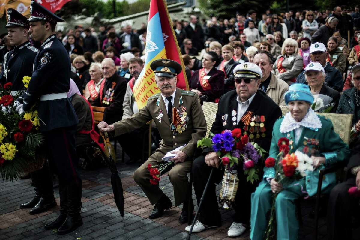 День победы россияне. 9 Мая день Победы Украина. День Победы байджана. Перемогаемо 9 мая. Как выглядит день Победы.