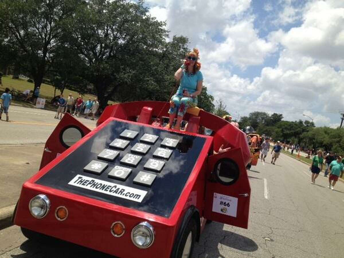 Hundreds of thousands turn out for record-setting Art Car Parade