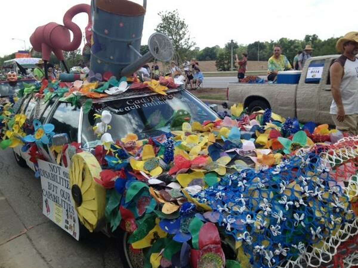 Hundreds of thousands turn out for record-setting Art Car Parade